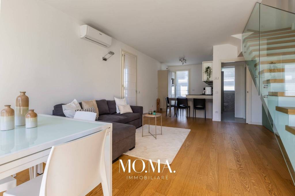 casa indipendente in vendita ad Oggiono