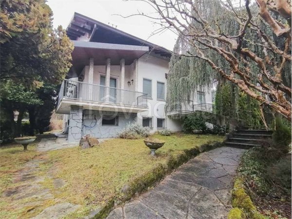 casa indipendente in vendita ad Oggiono