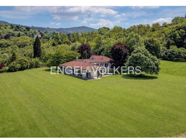 casa indipendente in vendita ad Oggiono