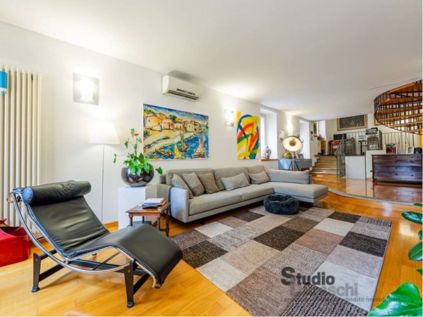 casa indipendente in vendita ad Oggiono