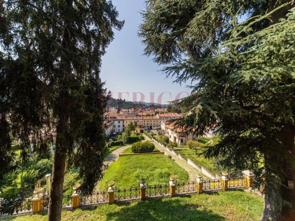 casa indipendente in vendita ad Oggiono in zona Imberido