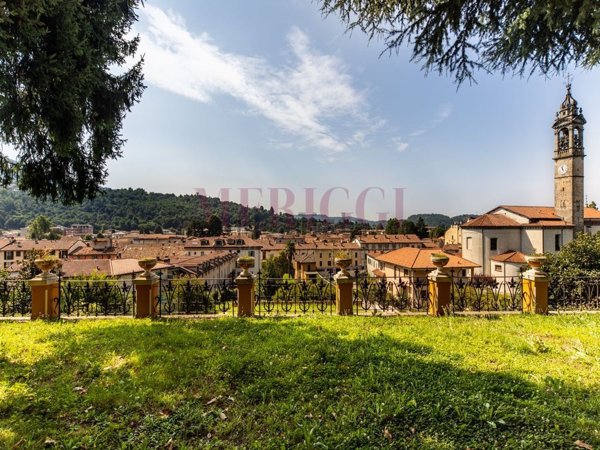 casa indipendente in vendita ad Oggiono in zona Imberido