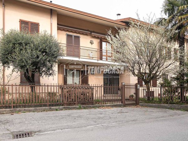 appartamento in vendita ad Oggiono