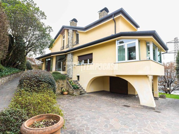 casa indipendente in vendita ad Oggiono