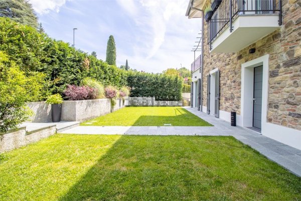 casa indipendente in vendita ad Oggiono in zona Imberido