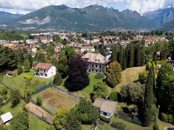 casa indipendente in vendita ad Oggiono