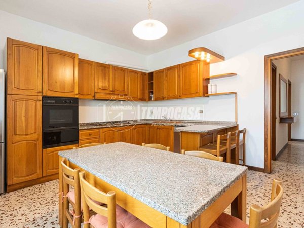 appartamento in vendita ad Oggiono