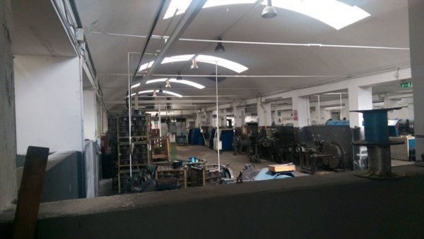 locale commerciale in vendita ad Oggiono