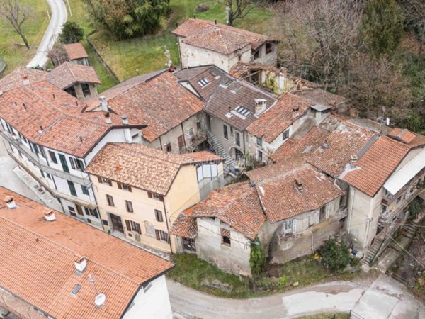 casa indipendente in vendita ad Oggiono