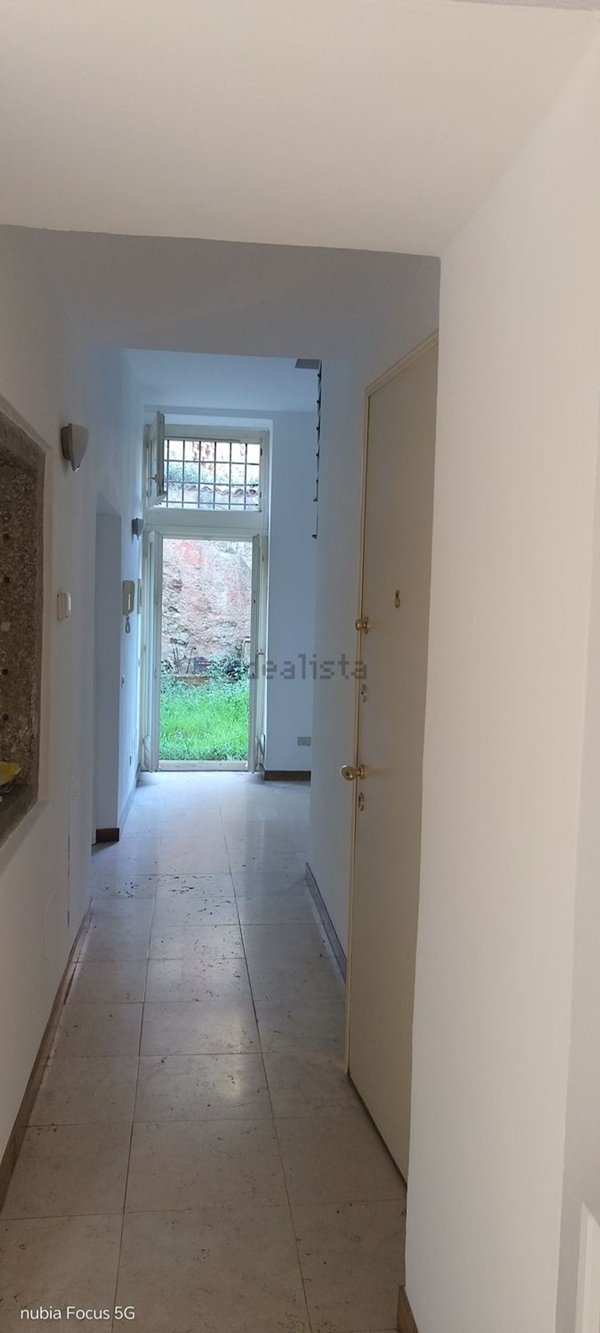 appartamento in vendita ad Oggiono in zona Miravalle