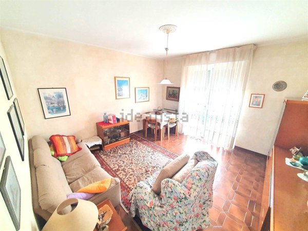 appartamento in vendita ad Oggiono in zona Miravalle