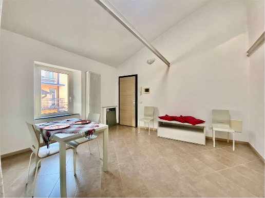 appartamento in vendita ad Oggiono in zona Imberido
