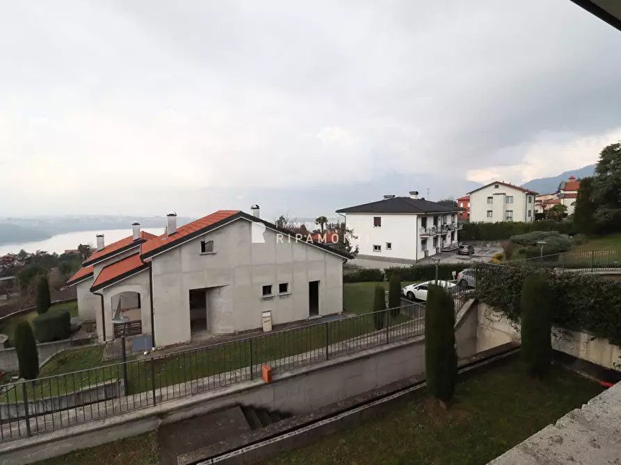 casa indipendente in vendita ad Oggiono in zona Imberido