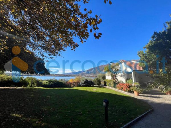 casa indipendente in vendita ad Oggiono