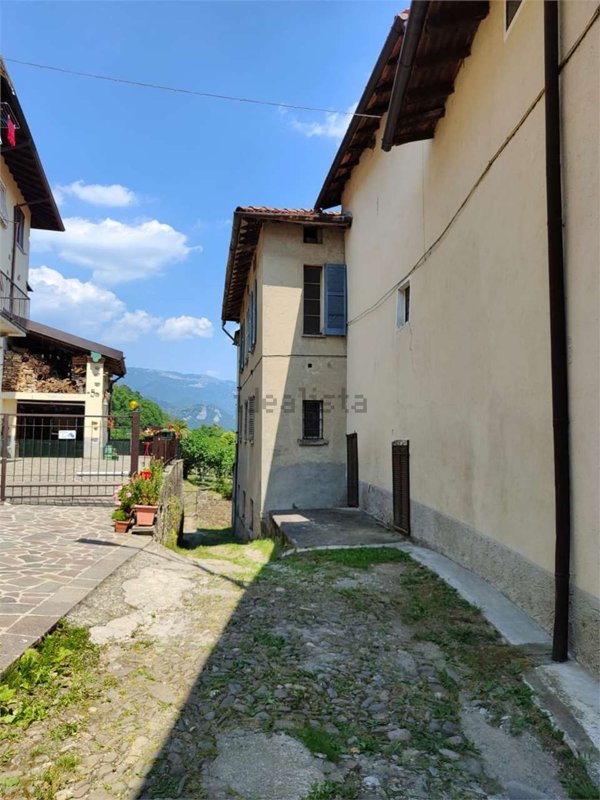 appartamento in vendita ad Olgiate Molgora