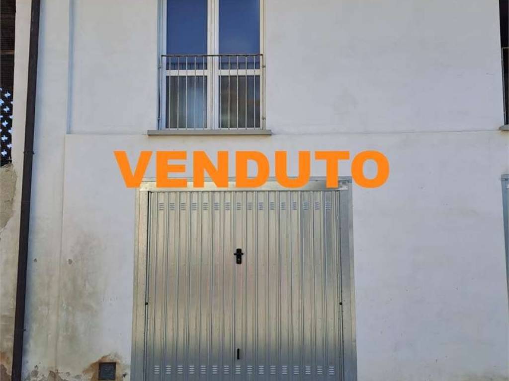 intera palazzina in vendita ad Olgiate Molgora in zona Canova