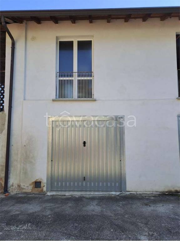 intera palazzina in vendita ad Olgiate Molgora in zona Olcellera