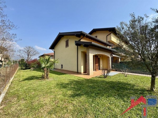 casa indipendente in vendita ad Olgiate Molgora