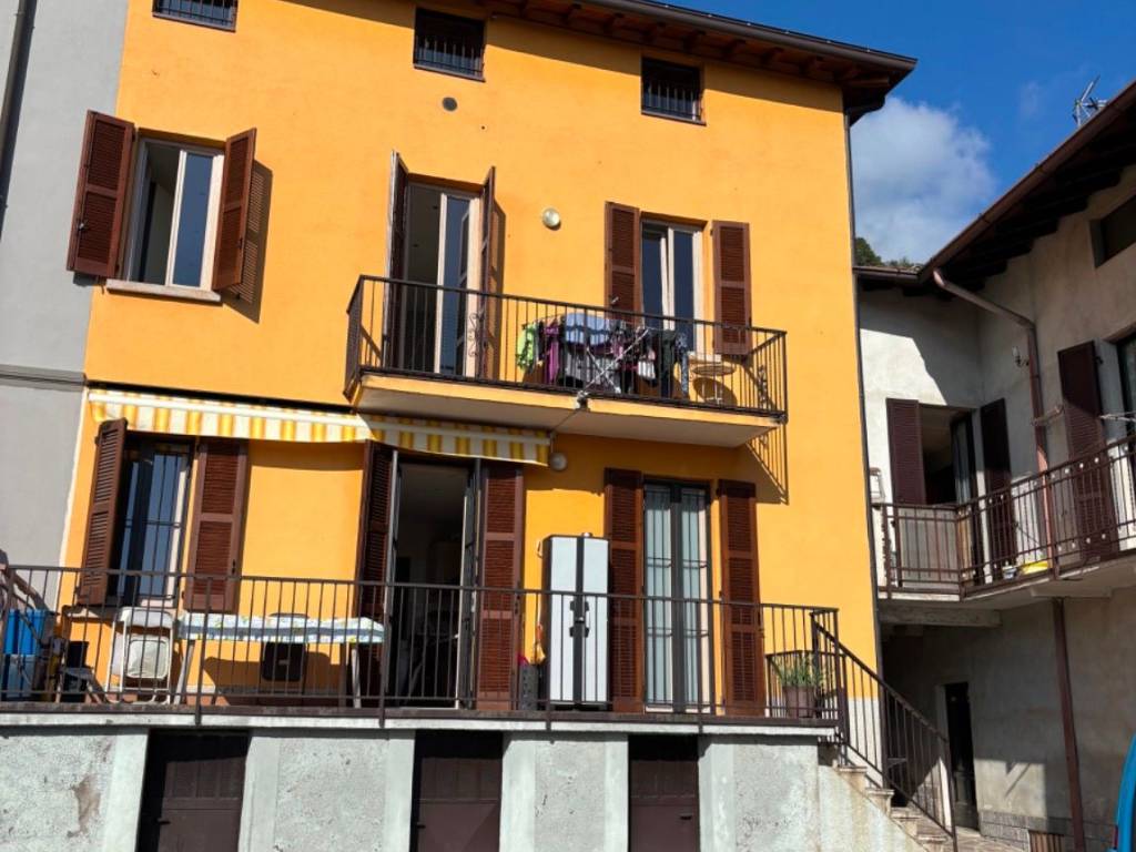 appartamento in vendita ad Olgiate Molgora in zona Canova
