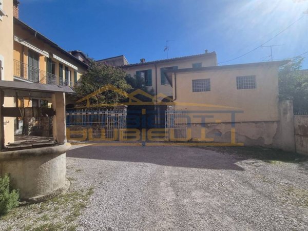 casa indipendente in vendita ad Olgiate Molgora in zona Mondonico