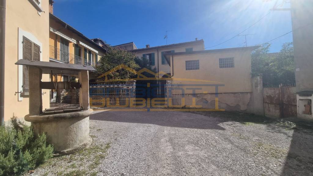 casa indipendente in vendita ad Olgiate Molgora in zona Mondonico