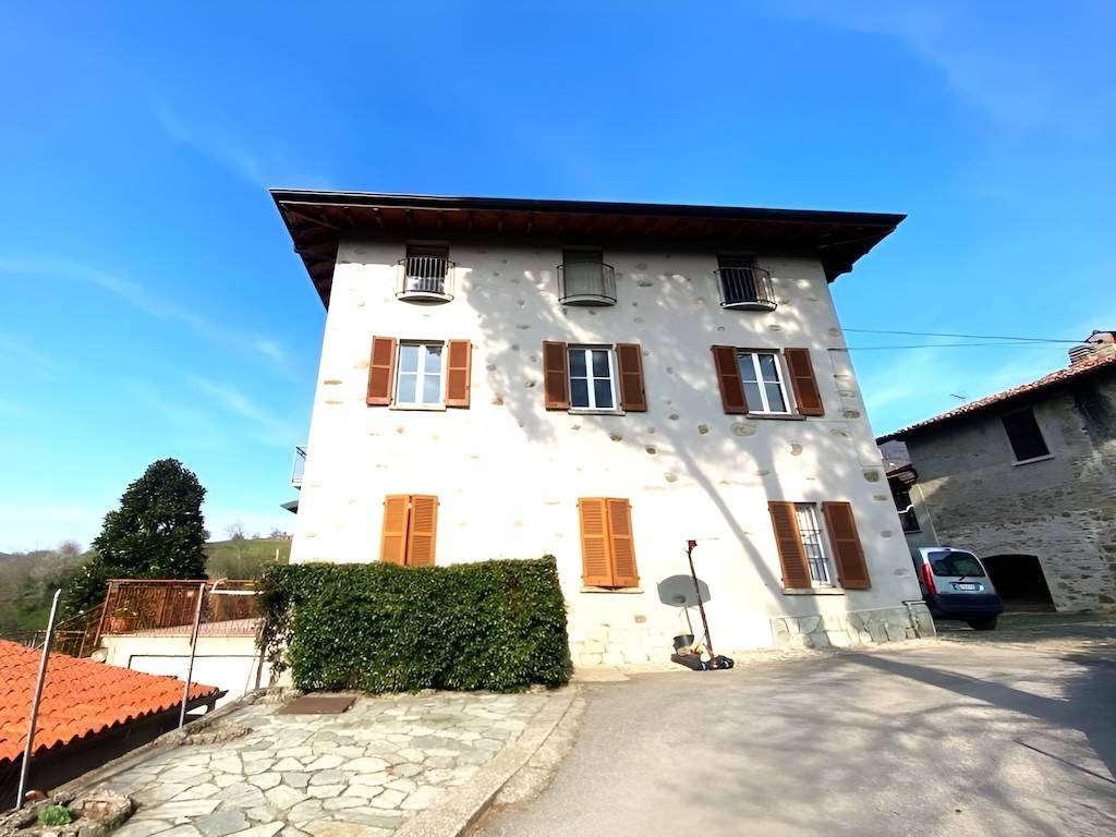 appartamento in vendita ad Olgiate Molgora in zona Mondonico