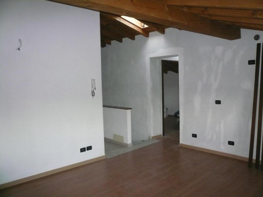 appartamento in vendita ad Olgiate Molgora