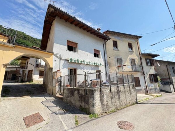 appartamento in vendita ad Olgiate Molgora in zona San Zeno