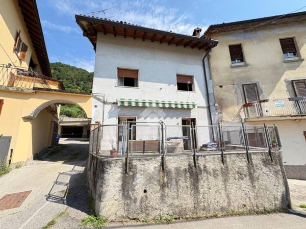 casa indipendente in vendita ad Olgiate Molgora in zona San Zeno