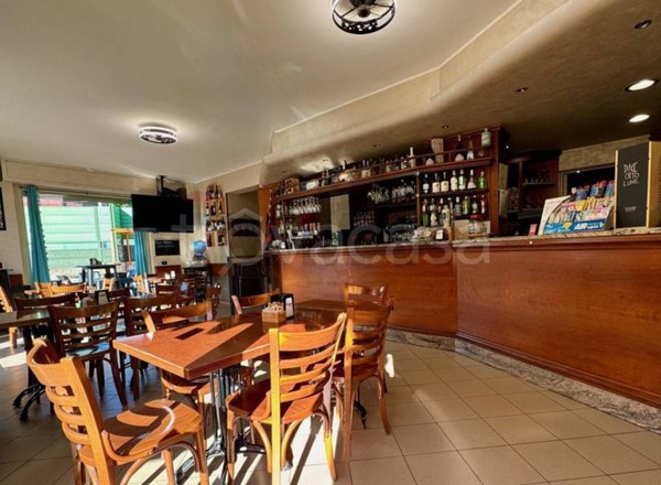 negozio in vendita ad Olgiate Molgora