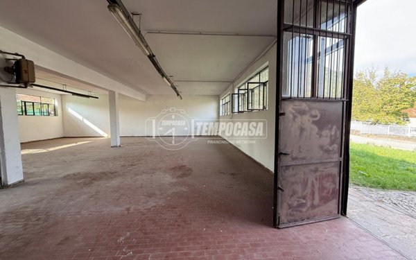 locale di sgombero in vendita ad Olgiate Molgora