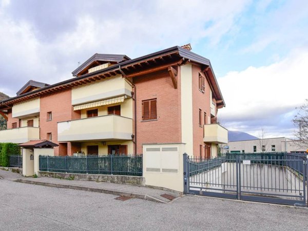 appartamento in vendita ad Olgiate Molgora in zona San Zeno