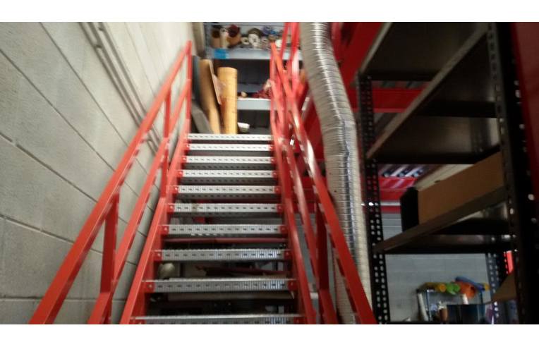 locale commerciale in vendita ad Olgiate Molgora in zona San Zeno