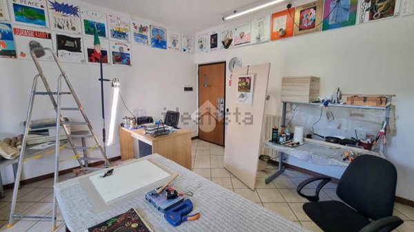 negozio in vendita ad Olgiate Molgora