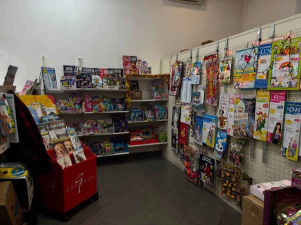 negozio in vendita ad Olgiate Molgora in zona Canova