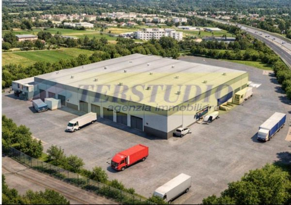 capannone in vendita ad Olgiate Molgora