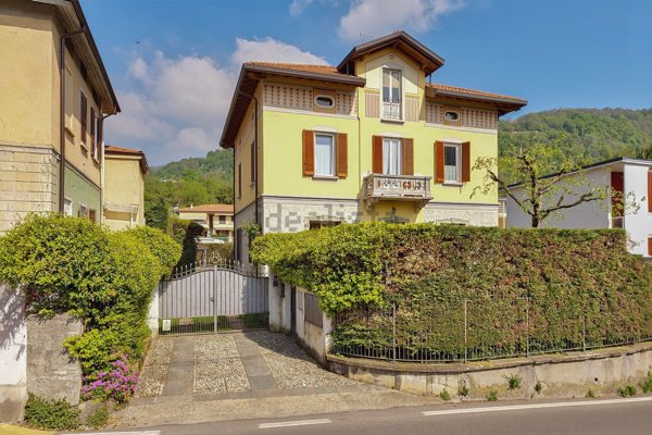 casa indipendente in vendita ad Olgiate Molgora
