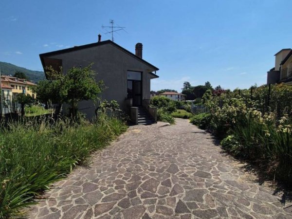 casa indipendente in vendita ad Olgiate Molgora in zona Monticello