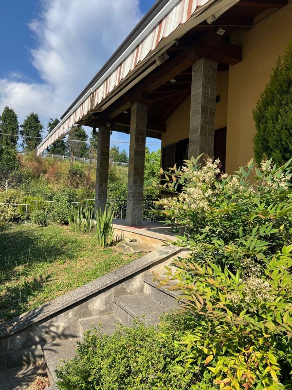 casa indipendente in vendita ad Olgiate Molgora in zona Pilata