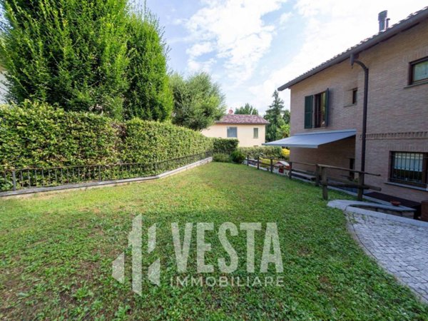 casa indipendente in vendita ad Olgiate Molgora in zona Pilata
