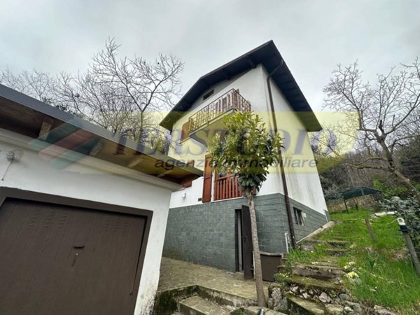 casa indipendente in vendita ad Olginate in zona Consonno