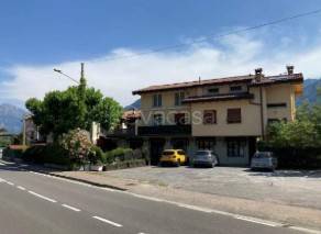 negozio in vendita ad Olginate