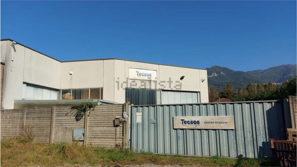 capannone in vendita ad Olginate