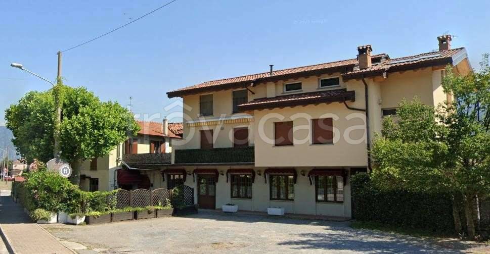 negozio in vendita ad Olginate