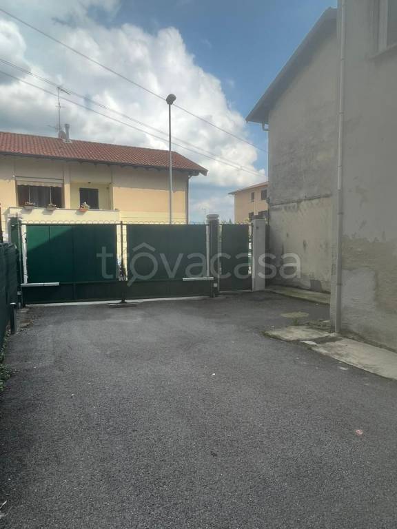locale commerciale in vendita ad Olginate
