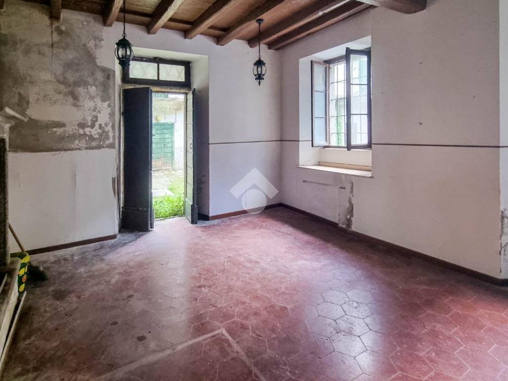 negozio in vendita ad Olginate