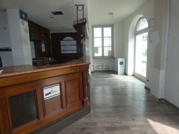 locale commerciale in vendita ad Olginate