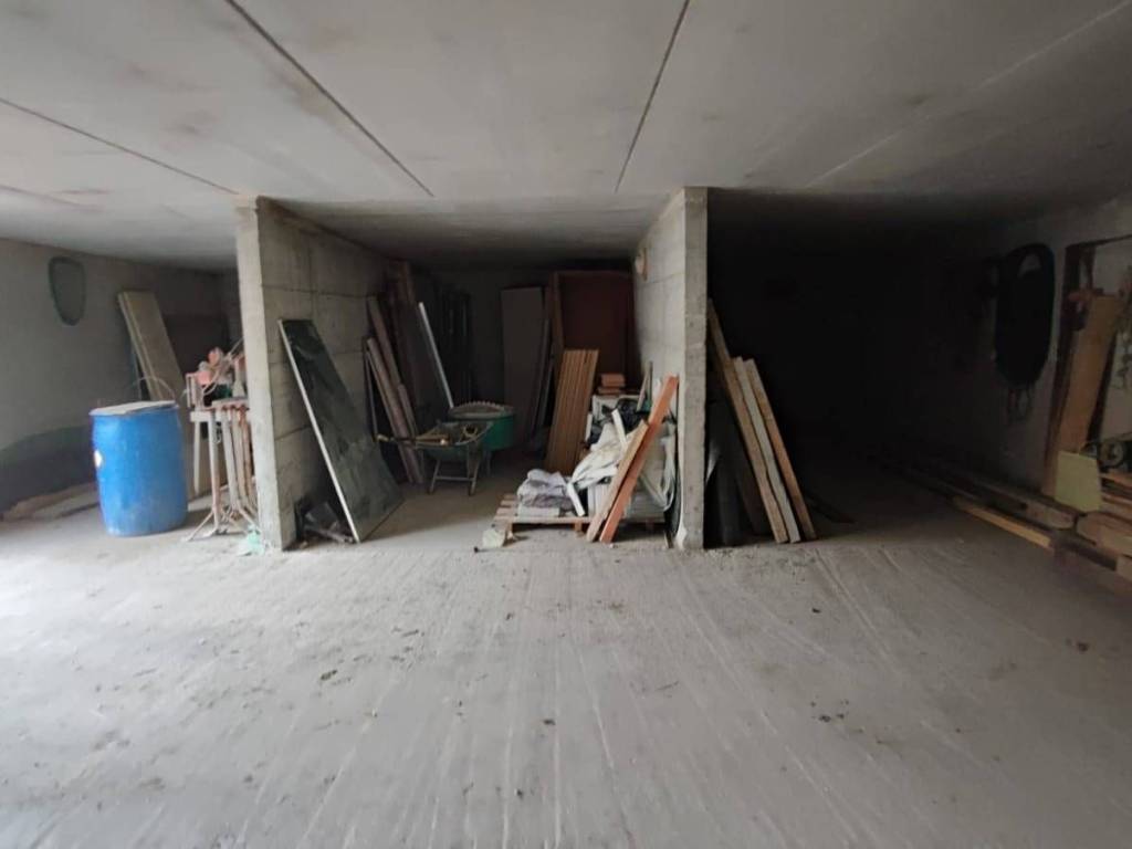 locale commerciale in vendita ad Olginate