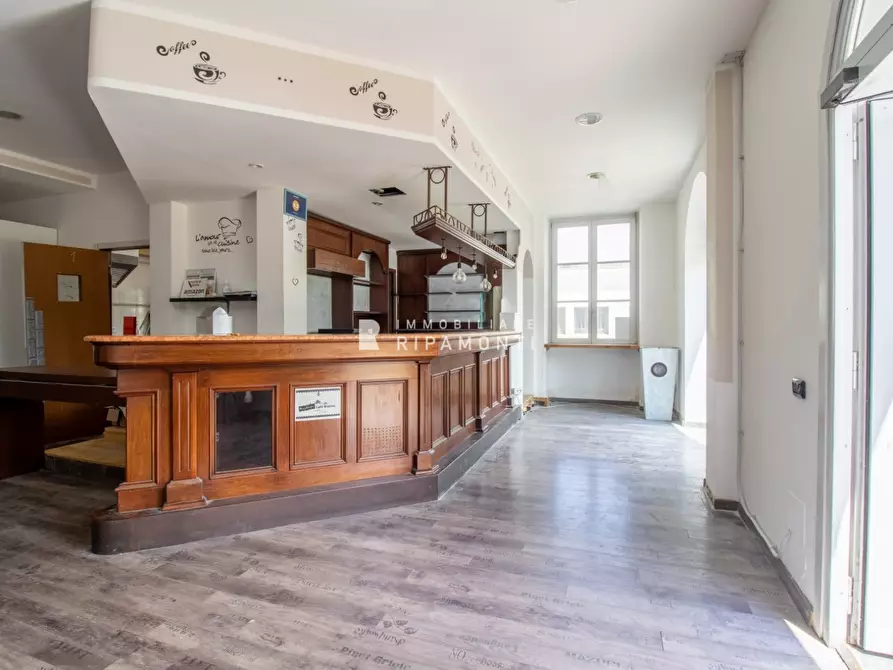 negozio in vendita ad Olginate