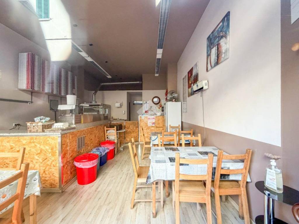 negozio in vendita ad Olginate